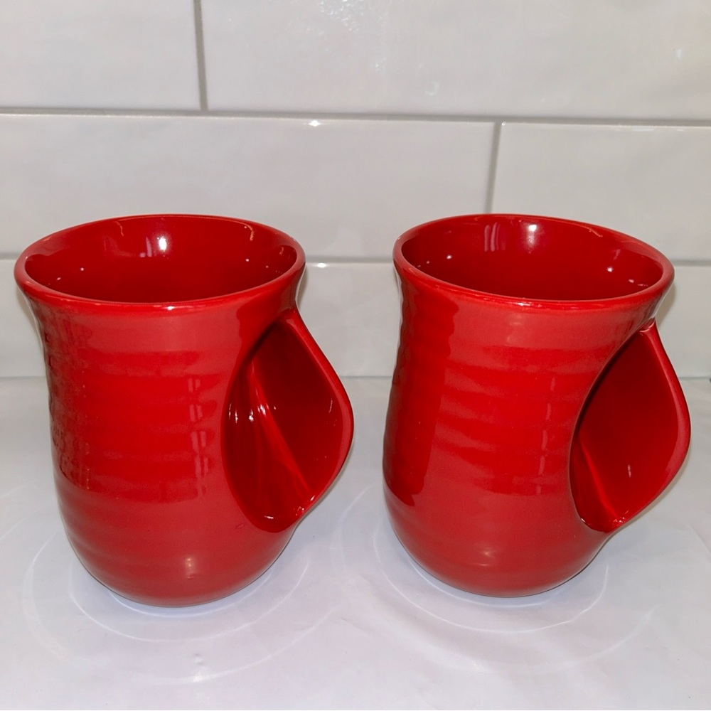 DEI Dennis East Red Right Hand Warmer Coffee Mug Ceramic Right Hand 16 oz X 2
